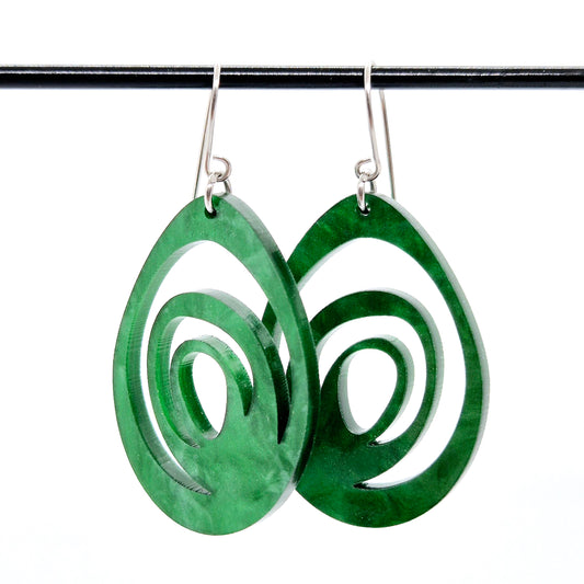 ÖRHÄNGEN EGGS FOREST JADE