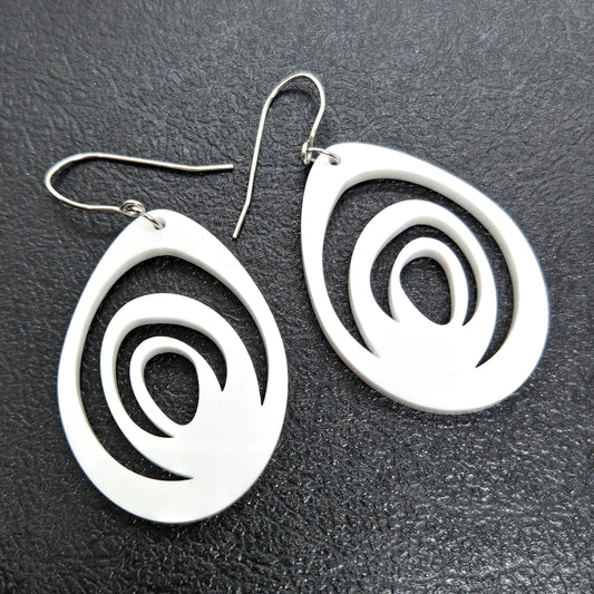 ÖRHÄNGEN EGGS PLAIN WHITE