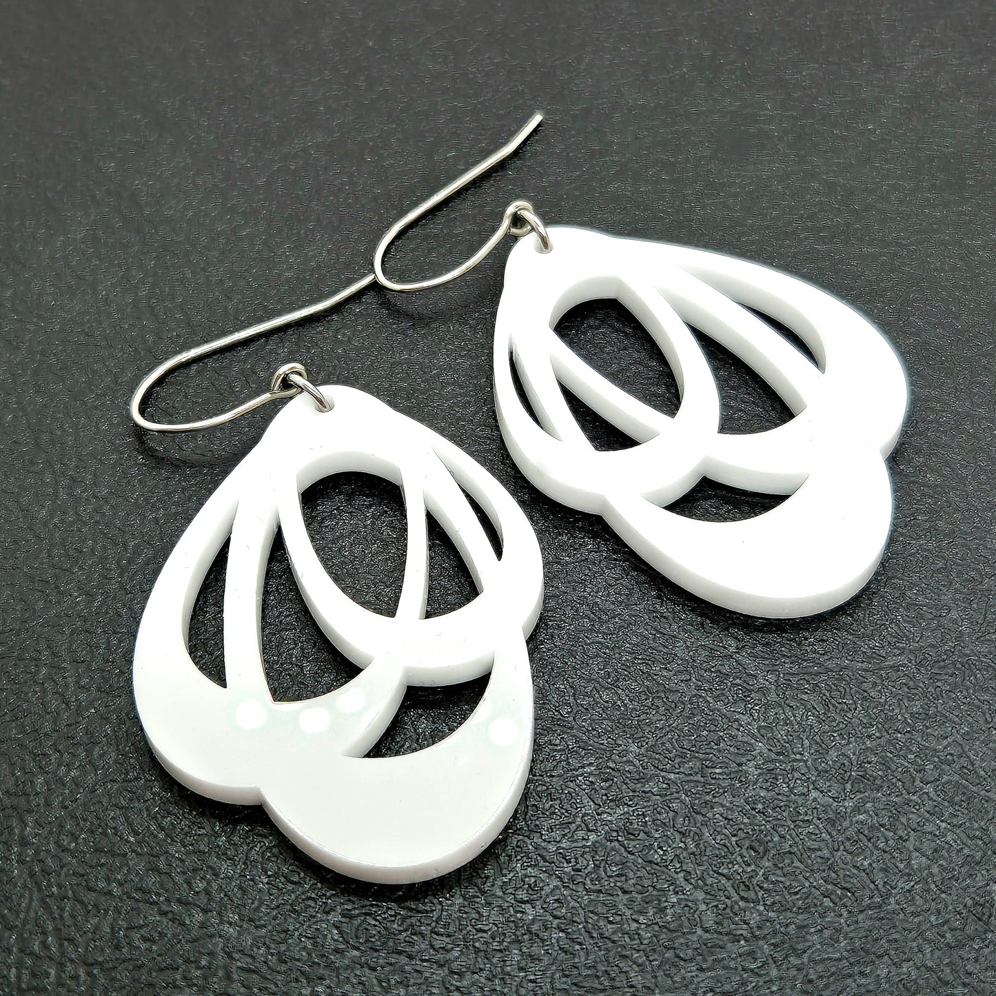 ÖRHÄNGEN LOOPS PLAIN WHITE