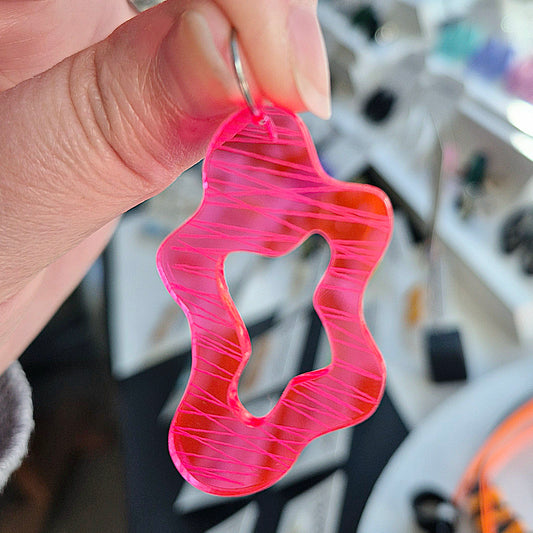 ÖRHÄNGEN PUDDLES COLD PINK NEON