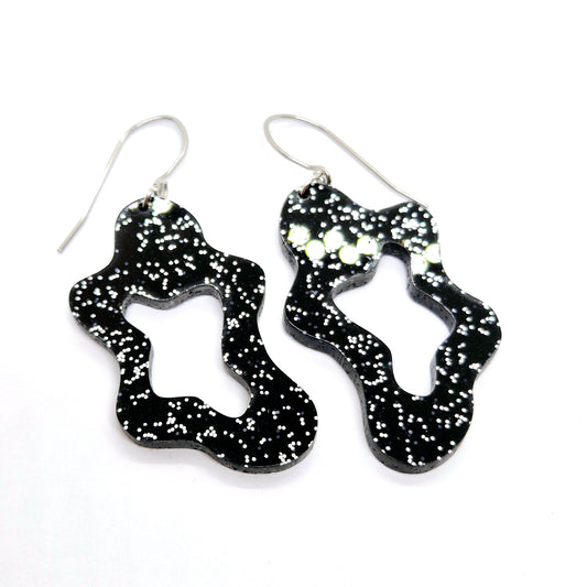 ÖRHÄNGEN PUDDLES SPARKLY DARKNESS