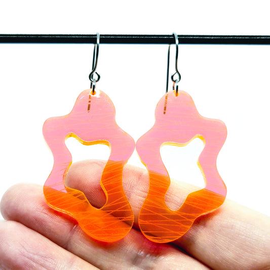 ÖRHÄNGEN PUDDLES WARM PINK NEON