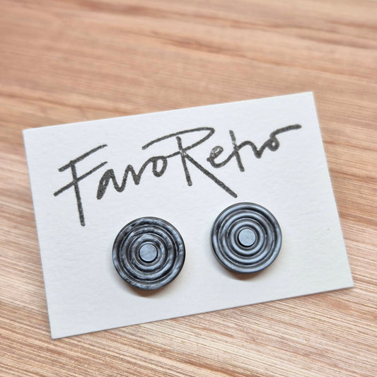 ÖRHÄNGEN KNAPPAR GRÅ