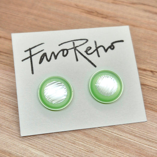 ÖRHÄNGEN KNAPPAR LJUSGRÖNA