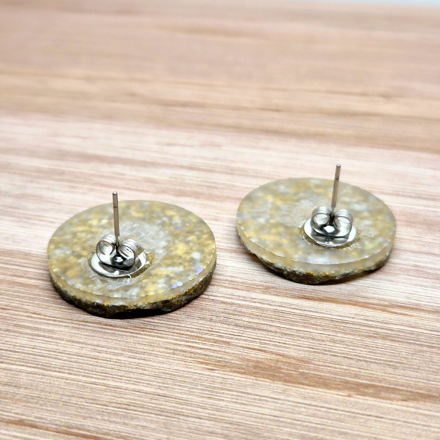 ÖRHÄNGEN KNAPPAR STENYTA