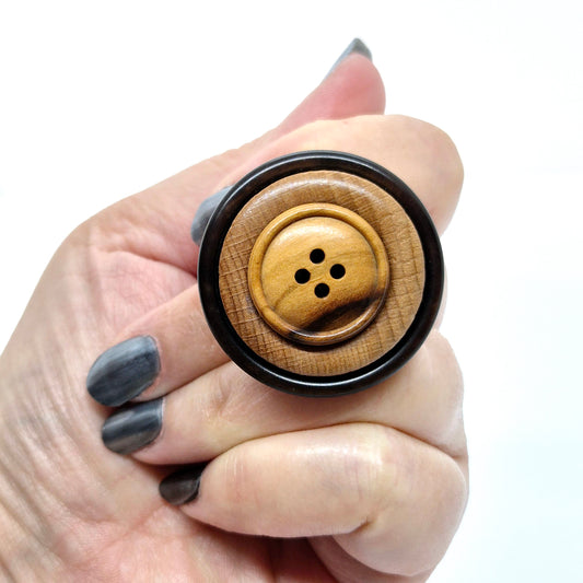 RING KNAPPAR TRISS I TRÄ