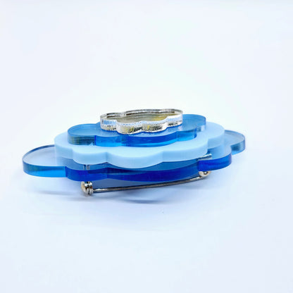 BROSCH IN THE CLOUDS BLUE