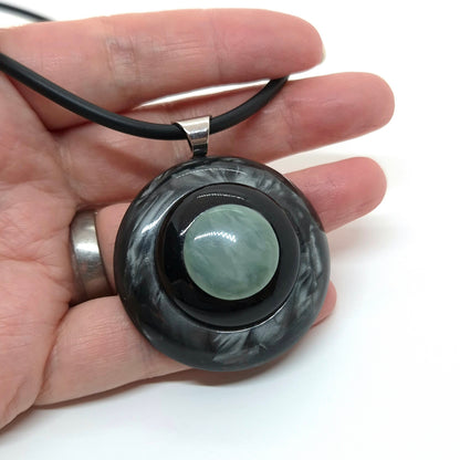 HALSBAND KNAPPAR GRÅ