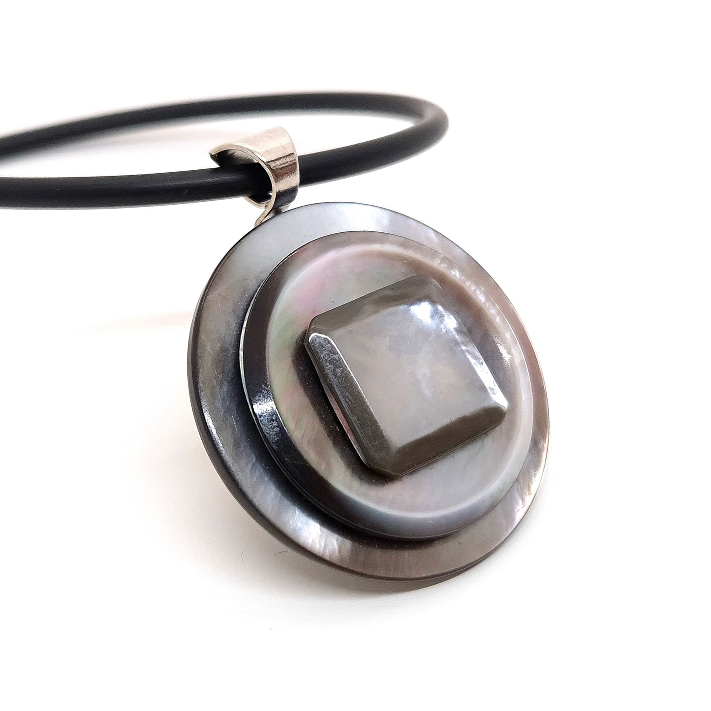 HALSBAND KNAPPAR PÄRLEMOR