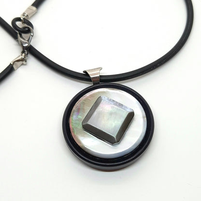 HALSBAND KNAPPAR PÄRLEMOR