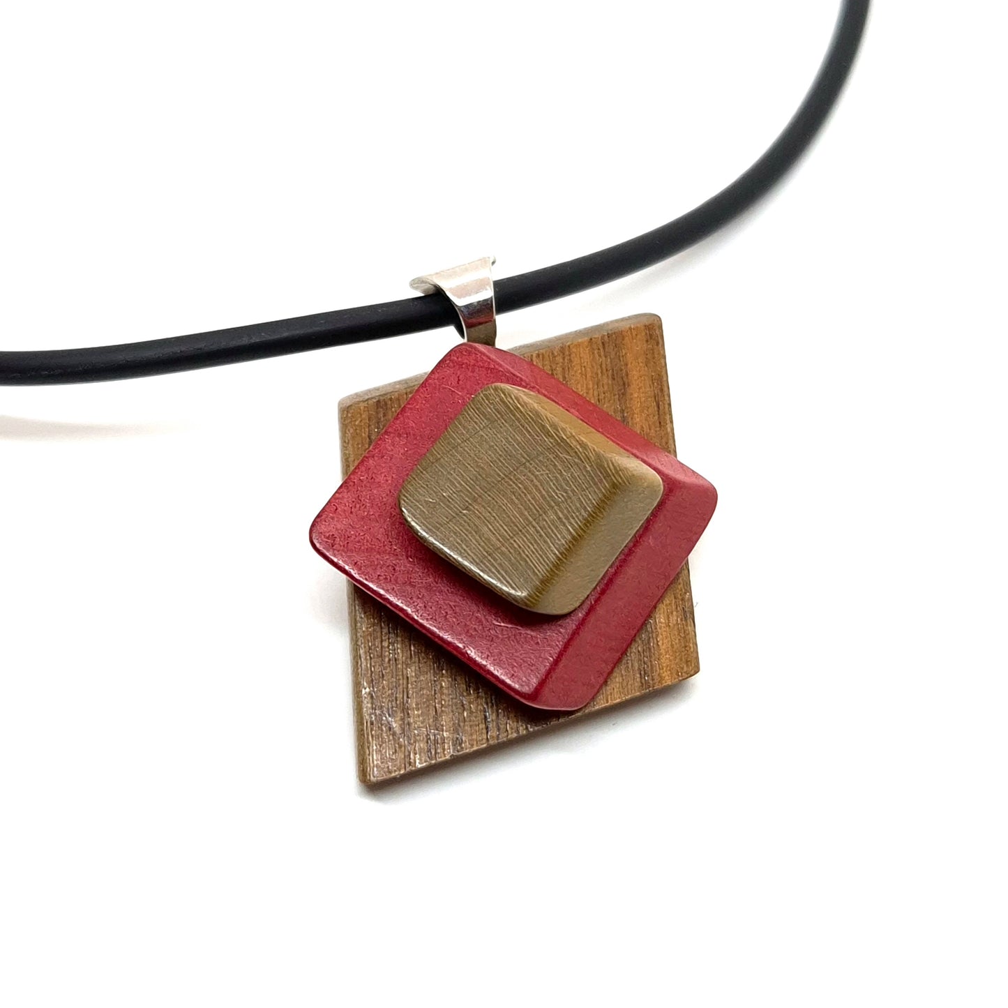 HALSBAND KNAPPAR TRISS I TRÄ