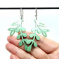ÖRHÄNGEN BOTANICS METALLIC PALE GREEN