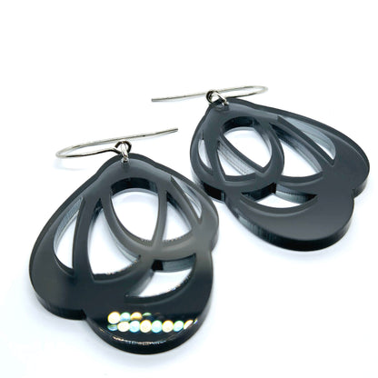 ÖRHÄNGEN LOOPS SMOKEY BLACK