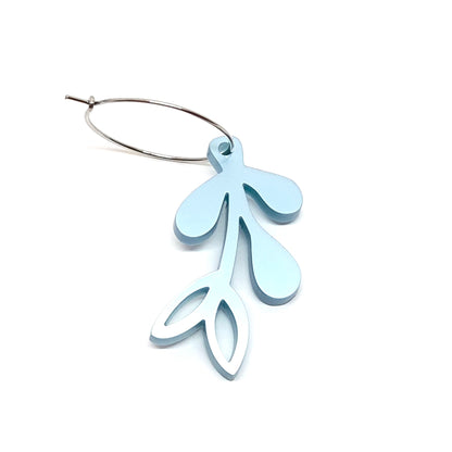 ÖRHÄNGE MINI BOTANICS VÄNSTER METALLIC ICE BLUE