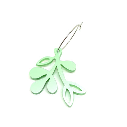 ÖRHÄNGE MINI BOTANICS HÖGER METALLIC PALE GREEN