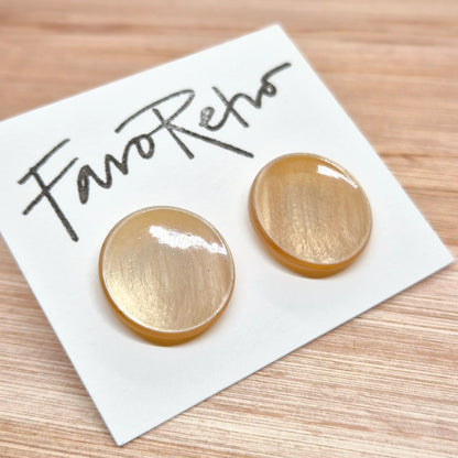 ÖRHÄNGEN KNAPPAR CREME