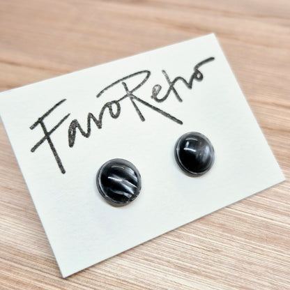 ÖRHÄNGEN KNAPPAR GRÅ