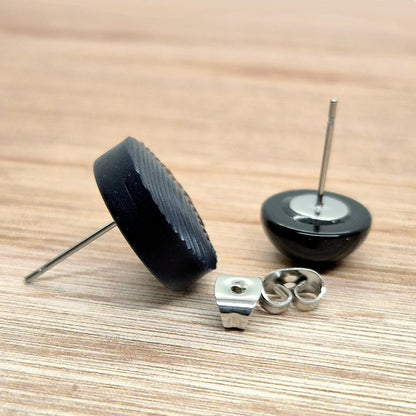 ÖRHÄNGEN KNAPPAR SVARTA