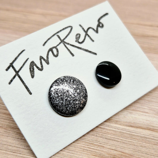 ÖRHÄNGEN KNAPPAR SVART & SILVER