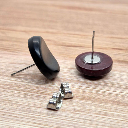 ÖRHÄNGEN KNAPPAR SVART & RÖD