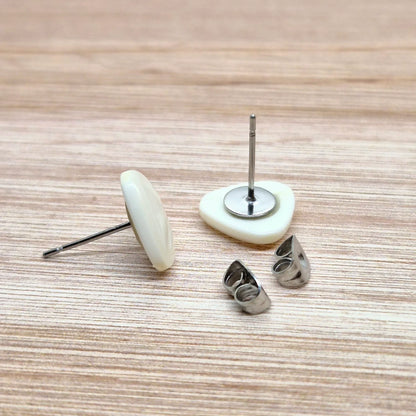 ÖRHÄNGEN KNAPPAR VITA