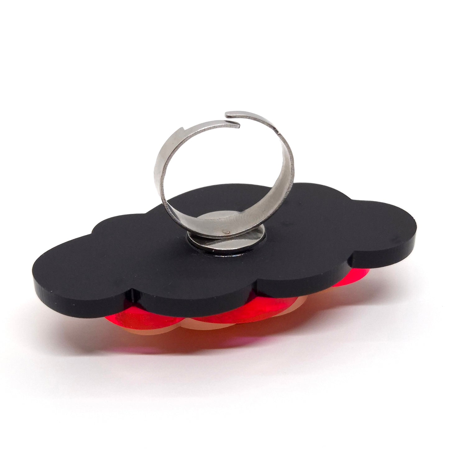 RING IN THE CLOUDS SVART PERSIKA