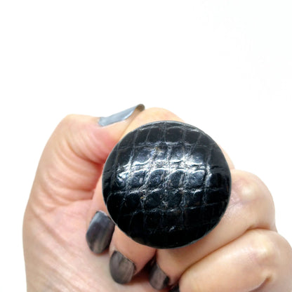 RING KNAPPAR LÄDER SVART