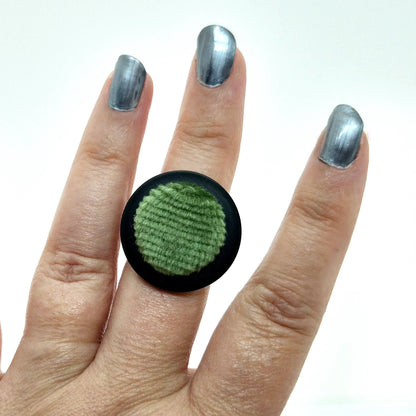 RING KNAPPAR GRÖNT TYG
