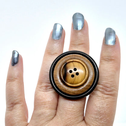 RING KNAPPAR TRISS I TRÄ