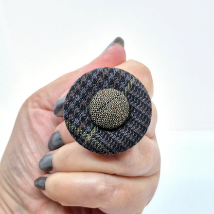 RING KNAPPAR RUTIGT TYG