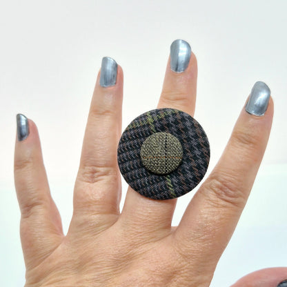 RING KNAPPAR RUTIGT TYG